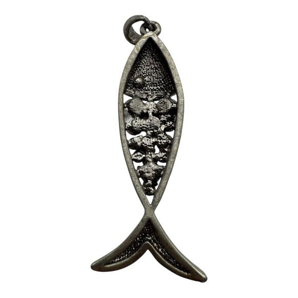 Vintage Fish Pendant Rhinestone Multicolor Crystals 1.5”‎ Silver Tone Jewelry - Picture 4 of 5